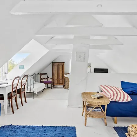 1 Bedroom Stunning In Ferienhaus *