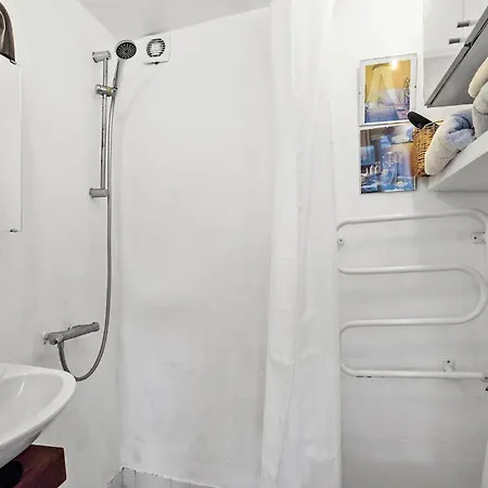 1 Bedroom Stunning In *