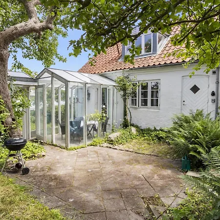Beautiful In With Kitchen Holiday home