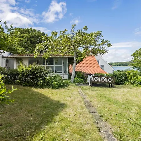 1 Bedroom Stunning In